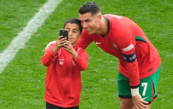 Euro 2024: Ronaldo aa eku selfie eh negumah match ge therre inn dhandah araifi