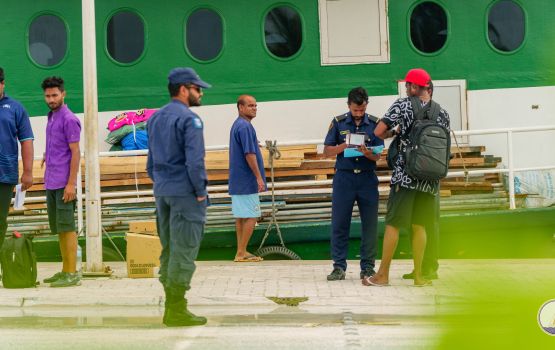 Kulhudhu'futtah dhathuru kuri boat akun,filan massaikah kuri 9 bidheyseen hoadhaifi