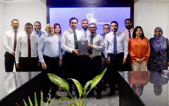 Raajjeyge furathama development bank ufehdhumuge license dheefi  