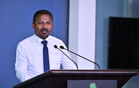 Maalee vuzaaraage hisaabuthakah nuvahdhaa huri 2 billion rufiyaa eba huri, massala balanee 