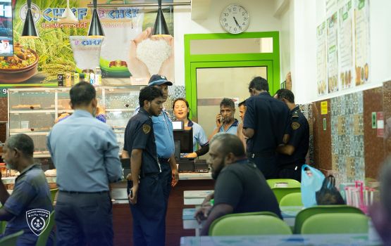 Immigration ge raid thah huttumeh nethu kuri ah, 3 cafe akun 5 bidheyseen hayyraukoffi 