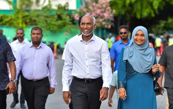 10 dhuvahuge nurasmee dhathurufulhah fahu Raees ge dhekanbalun enburi Male ah