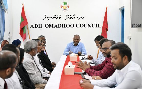 Omadhoo council aa bahdhalu kuravvaa raees dhevvee bandharuge massala hallukohdhevvaane kamuge yageen kan