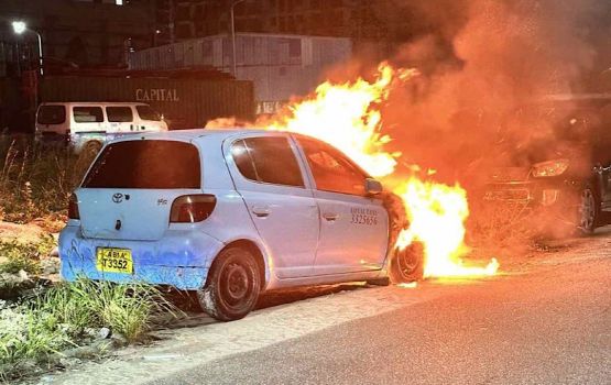 Rey mendhamu Hulhumale' gai park kohffai oih car ehggai roave bodethi gellun thakeh vehjje 