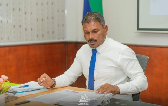 Thinadhoo council ge mayor ah kure vey corruption ge thu'humathu thakaa eku ACC in massala balan fashaifi