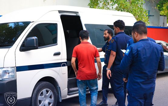 Immigration raid thah huttumeh nethi kuriah: Iyyeves 3 cafe eh balaa bidheysee aku athulaigen