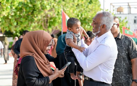 Amilla haradhugai beys faruvaa ah furaa nama 1000 dollar libeyne