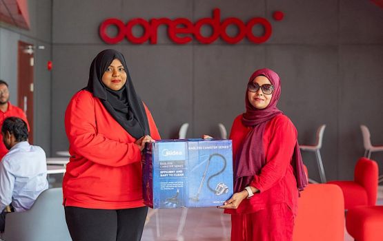 Ooredoo karaa felhun: Fathmath Rishfa ah vacuum cleaner eh 