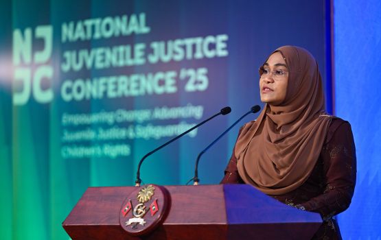 Aniyaa libey kudhin, kuhkuraa kudhinnah vamun dhiumuge sagaafah badhalu kuran jeyhe: Sajidha