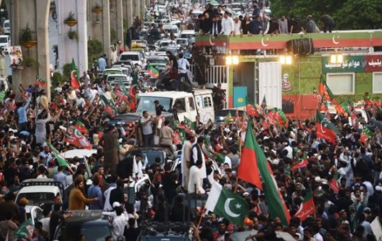 Pak public debt soars to record Rs 74 trillion