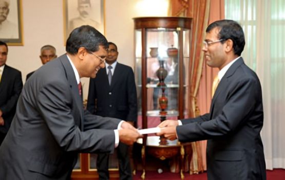 Mu'uthasim ge nazaahaiytheri kamaa medhu dhuvahakuves suvaalu ufedhifaeh nuvey: Nasheed