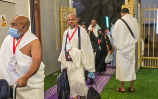 Dhivehi hajjuveringe haalu rangalhu, mirey arafaathah dhaan furaane: Hajj mission