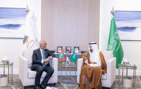 Hajjaai Umraa aa behey vazeer Raees Muizzu ge arihah ziyaaraiy kuravvaifi