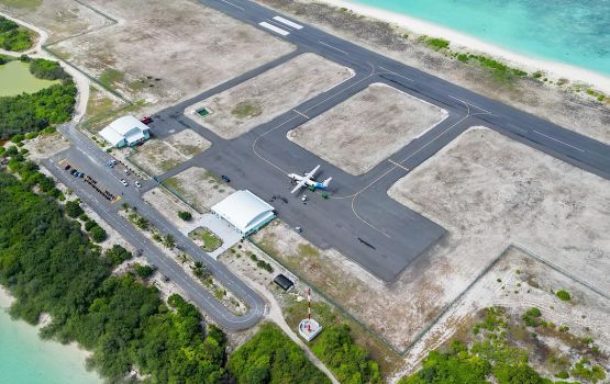 Hurihaa airport thakehggaives huree dhuvasve baavefai huri fire truck thakeh: Mubeen 