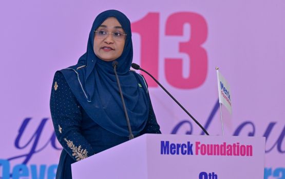 Dhivehi doctorunnah dharimaivumuge faruvaa aai gulhey thamreenu scholorshipthakeh dhenee