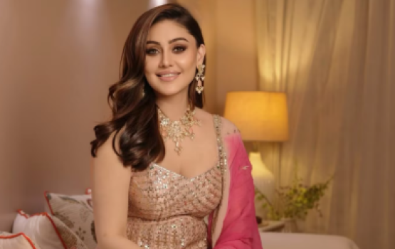 Kaanta Laga in bodu mashooru kameh hodhi Shefali ge kulli maraa eku Bollywood ah bodu hithaama eh