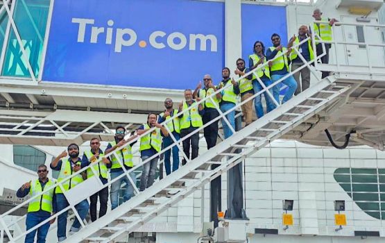 VIA ge aa passenger boarding bridge thah operate kuraane muvazzafun thamreenu koffi  