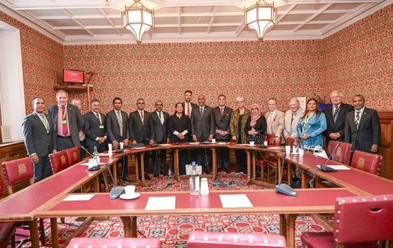 UK aai Raajjeyge gaanoonu hadhaa majileehuge memberunnaai raees bahdhalu kuravvaifi 