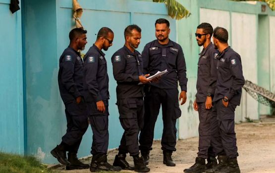 Abdhuhrahmaan ge maru: Aailaa adhi gaih gulhun oih faraihthakaa suvaalu kuranee 