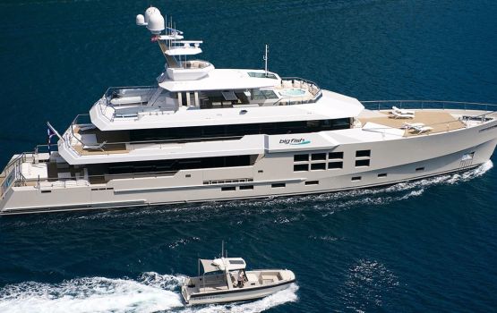 Adh. atollge farakah eri luxury yacht eh 4.8 Million rufiyaa in joorimanaa koffi 