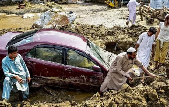 Pakistan gai fenboduve gina adhadhegge bayaku maruvi haadhisaa aai gulhigen raees thauziyaa vidhaalhuvehjje