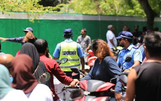 Alah amalu kuran feshi gang kuhthakaa behey gaanoonuge dhashun fiyavalhu alhan fuluhun thayyaaryvanee 
