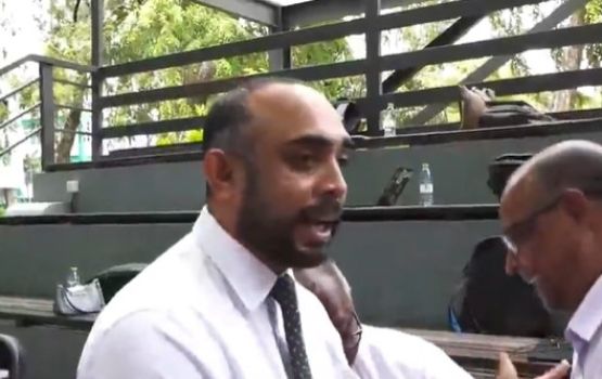 Media ah huras elheyne evves kamkah sarukaarun thaaeedheh nukuraane: Aswad
