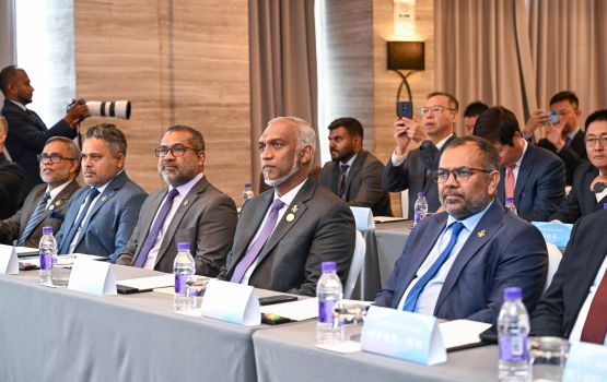 Raajje aai China aa dhemedhu eki dhaairaa thakun gulhun badhahi kurumah 11 fahumunaamaa ehggai soi koffi 
