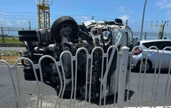 Pick-up eh furolhaalai bridge highway gau accident eh hingaifi
