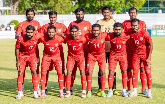 Football gai dhivehi gaumah ranvana thakeh hoadhaidhinumah gaumee team ge kibain raees edhivadaigenfi 
