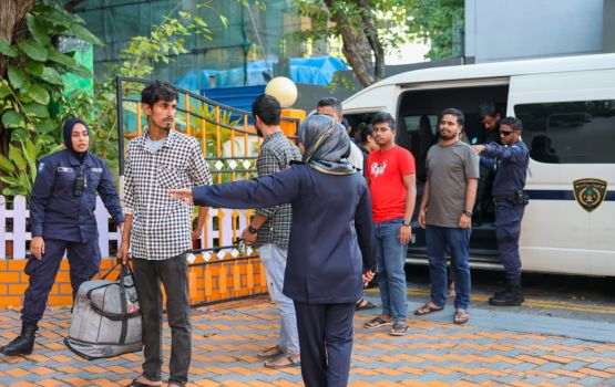 Dhe gadi'iru therey 900 ah vure gina bidheyseen check koh, nugavaaidhun ulhunu 81 meehaku athulaigenfi 