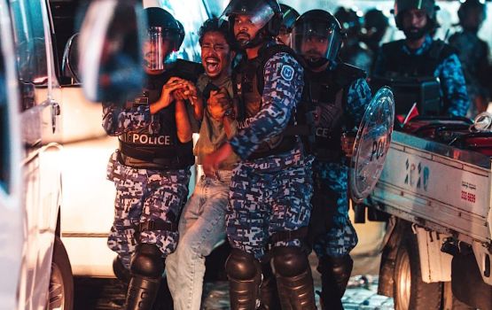 Muzaaharaa aa gulhigen hayyaru kuri meehun vaguthun dhookollumah MDP in govaalaifi 