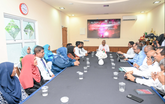 Dhangethee binn hikkumaai, bandharuge massaikah rayyathun beynun vaa gothah kuriya dendhaanan: Raees