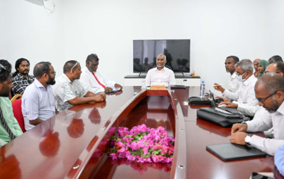 Adh,Hanyaa meedhoo baeh ge gothugai e atholhu uthuru athafaru hamajassaifi