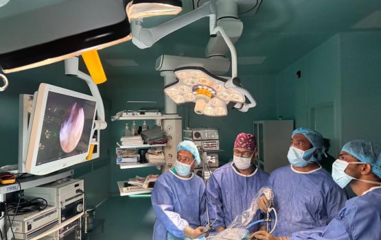 Thaareehee dhuvaheh, Hulhumale hospitalgai mulhin alah arthroscopic knee surgery eh koffi 