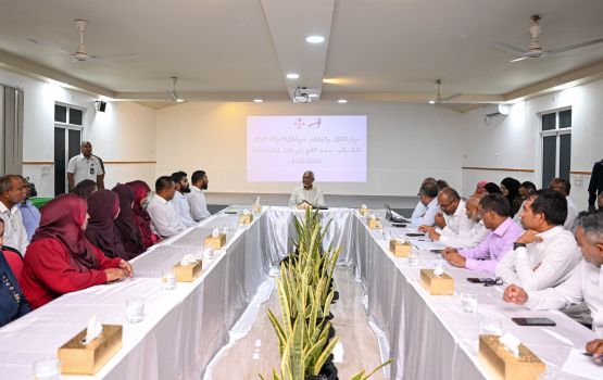 Faisaa chaapu nukoh vaudhu thah fuhdhumah massaikah kurahvamun gendhavaa vaahaka raees thakuraaru kuravvaifi