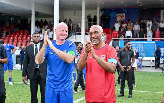 FIFA ge raees Infantino adhi raees Muizzu dhandah!