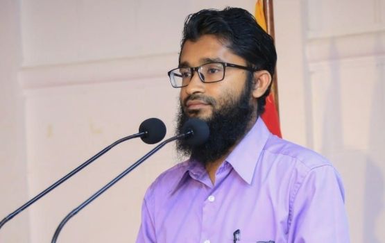 Thulhaadhoo miskithun gaburu kashi fenun: Ministry in vafudheh fonuvi, rayyithunge suvaalu thakah javaabu dhevunu - Ibrahim Rasheed  Thulhaadhoo miskithun gaburu kashi fenun: Ministry in vafudheh fonuvi, rayyithunge suvaalu thakah javaabu dhevunu - Ibrahim Rasheed