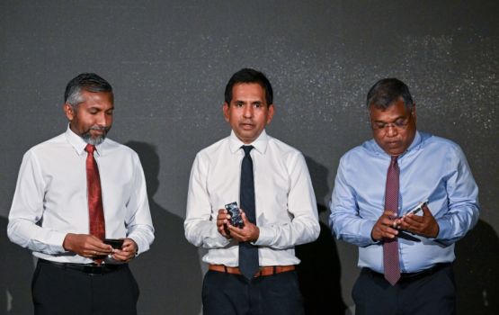 Konem dhuvahaku $3200 negey Visa Platinum card BML thaaraf koffi Konem dhuvahaku $3200 negey Visa Platinum card BML thaaraf koffi