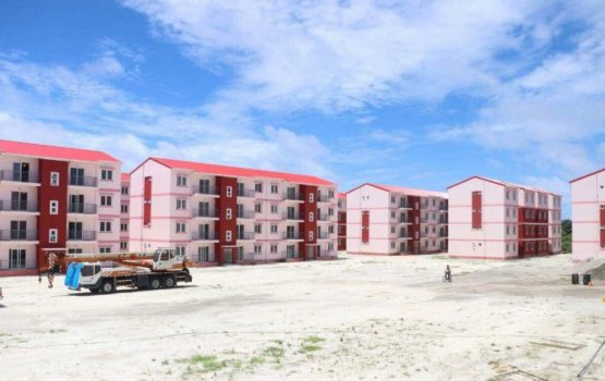 Girl in critical condition after falling from a flat