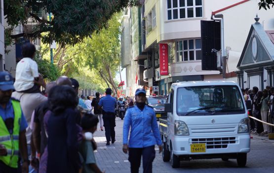 64 aharuge firihen meehaa ah hamalaa dhin 32 aharuge anhen meehaa ge bandhah 30 dhuvas jahaifi