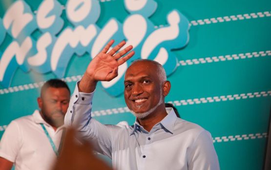 Raees Muizzu, Villimale' dhiri ulhey rayyathunnaa, maadhamaa rey bahdhalu kurahvanee