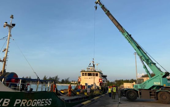 India ge Tuticorin in kulhudhuhfuhtah mudhaa hifaigen ai furathama boat bandharukohfi
