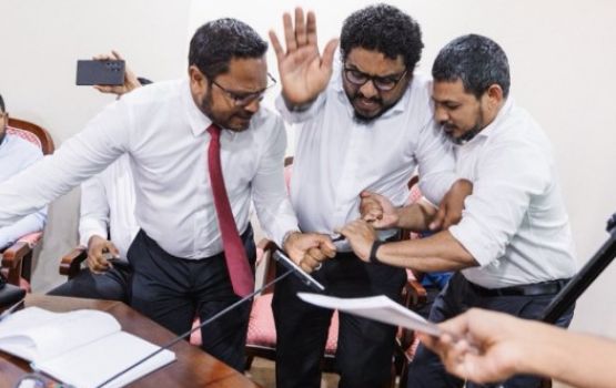Majileehuge mike thakah gellun dhin, 4 member akah fiyavalhu alhumah sulookee committee in ninmaifi