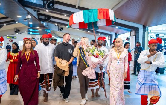 Mi aharuge dhe million vana fathuruveriyakah ingireysivilaathuge Bethany Sarah 