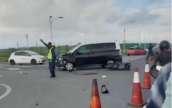 Male' in Hulumale ah dhaa highwa gai hingi accident eh gai dhe meehaka aniyaa vejje