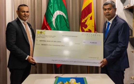 Champa resorts in lankaa ah USD 10,001 , Sun Siyam group in USD 200,000 hadhiyaakoffi 