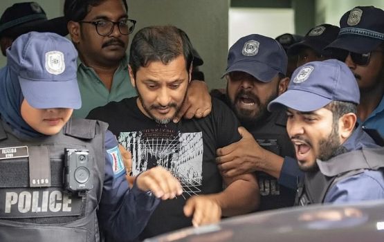 Heki hoadhan Sunny ge dharin thibi geyah dhiumun hamanujehhun 