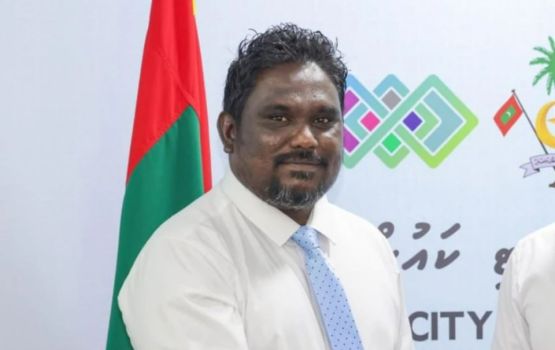 Raees Muizzu ge mayour kamugai nugavaaidhun ehves bimeh dhookohfai nuvaa kamah Areesh vidhaalhuvehje 