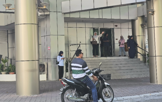 Roadha mahu rasmee masakkathu gadi fesheynee 9 jahaa iru